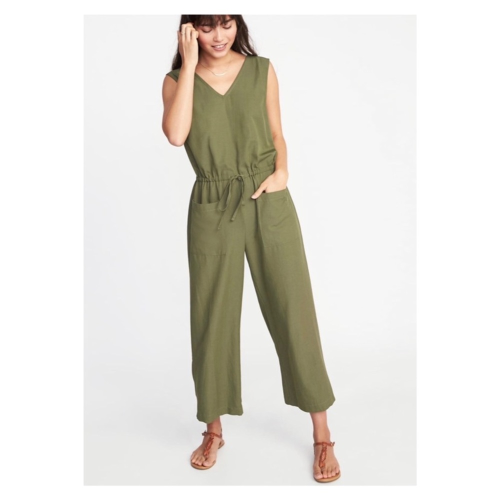 Green khaki sleeveless jumpsuit